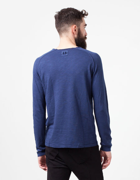 Daris Tee in Blue