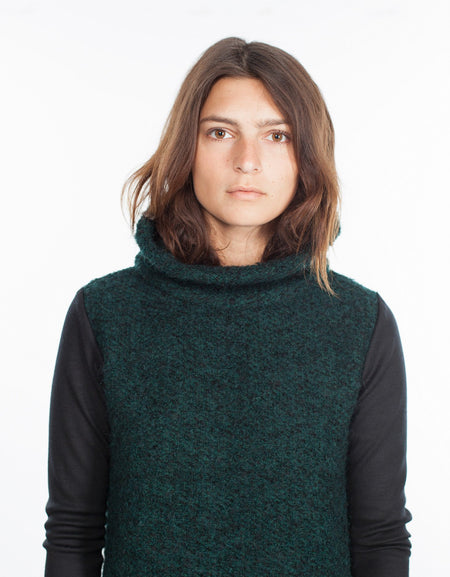 Boucle Turtle Neck in Green/Black