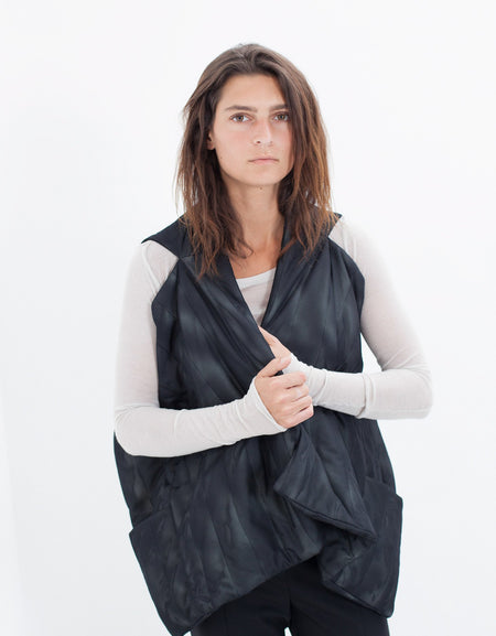 Quilted Mesh Waistcoat in Black/White
