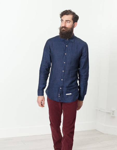 Button Up Shirt in Navy