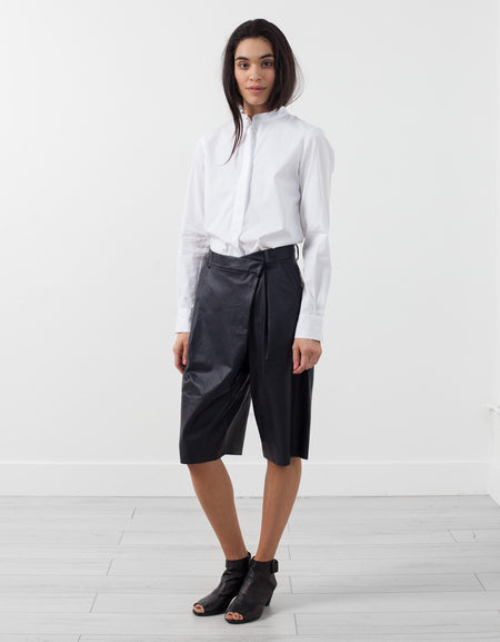 Feather Weight Short