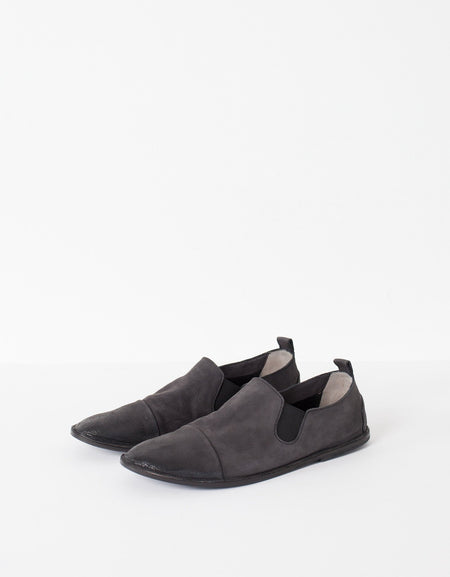 Low Chelsea Boot in Black