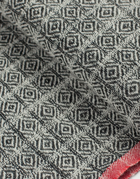 Diamond Scarf in Black/Natural