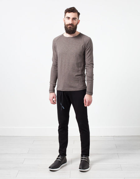 Daris Tee in Olive