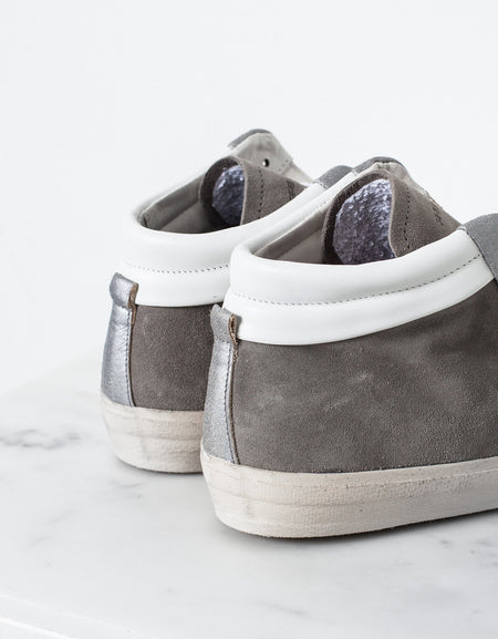 High Top Sneaker