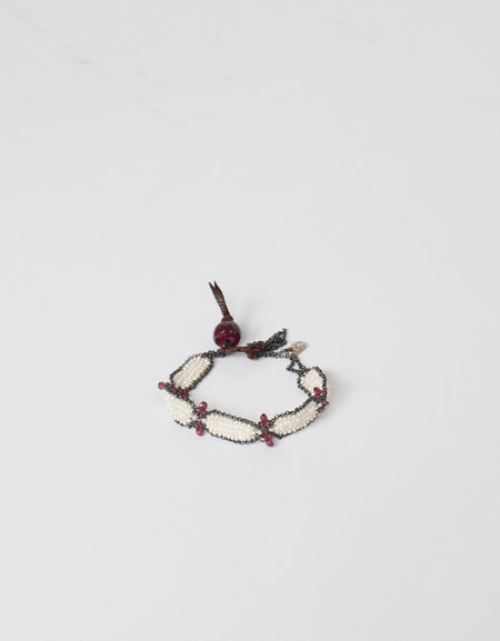 Garnet Bracelet in Frothy Pearl